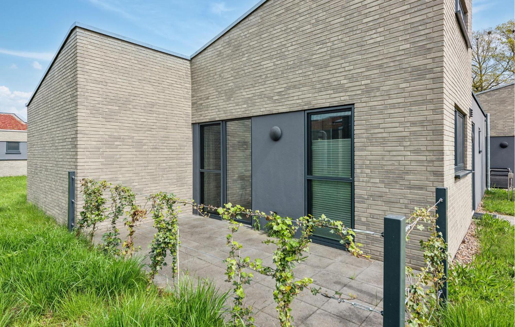 2 Bedroom Gorgeous Home In Lembruch-Duemmer See Exterior photo